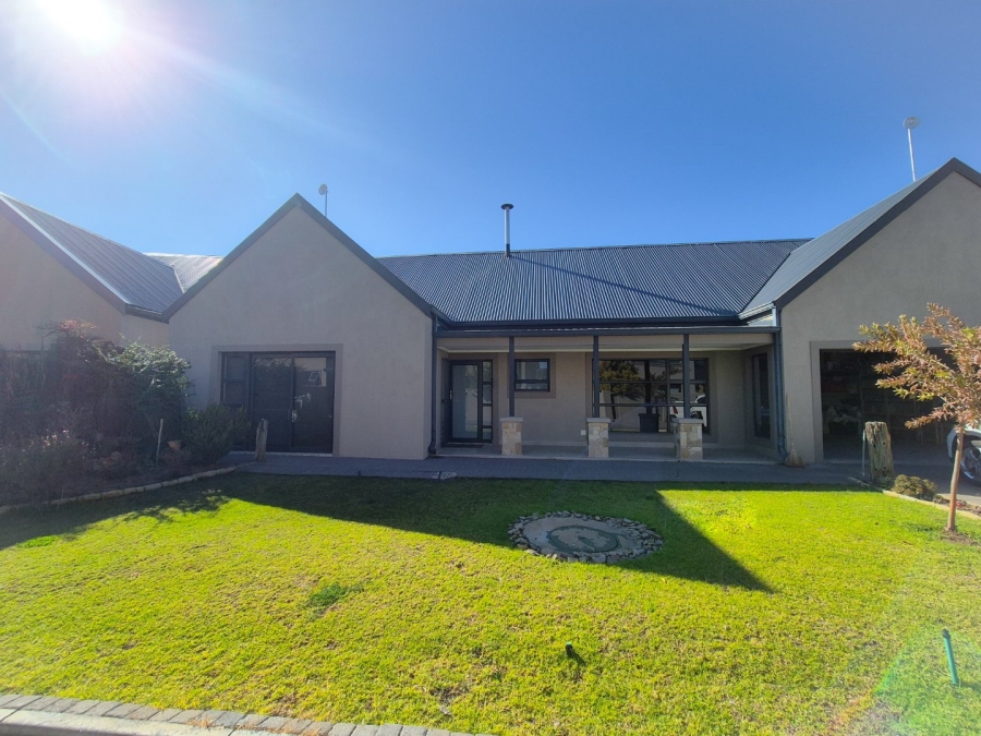 4 Bedroom Property for Sale in Heron Banks Golf Estate Free State